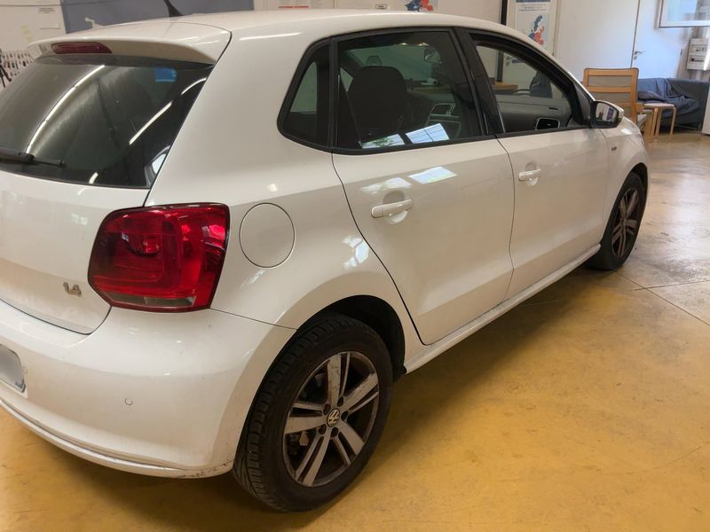 Volkswagen Polo 1.4 FSI Comfortline — zdjęcie 6