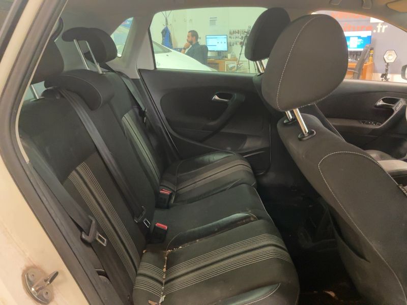 Volkswagen Polo 1.4 FSI Comfortline — zdjęcie 14