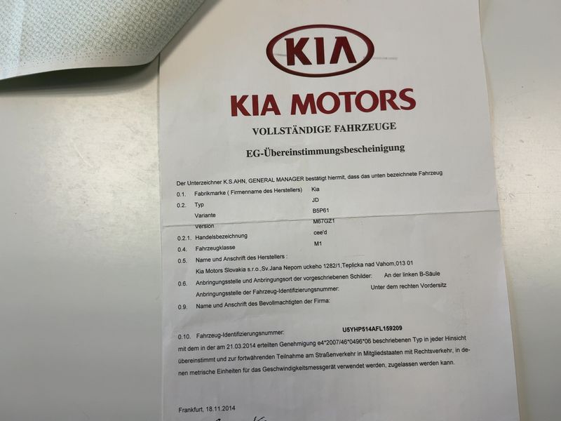 Kia cee'd 1.6 TGDI GT-Track — zdjęcie 16