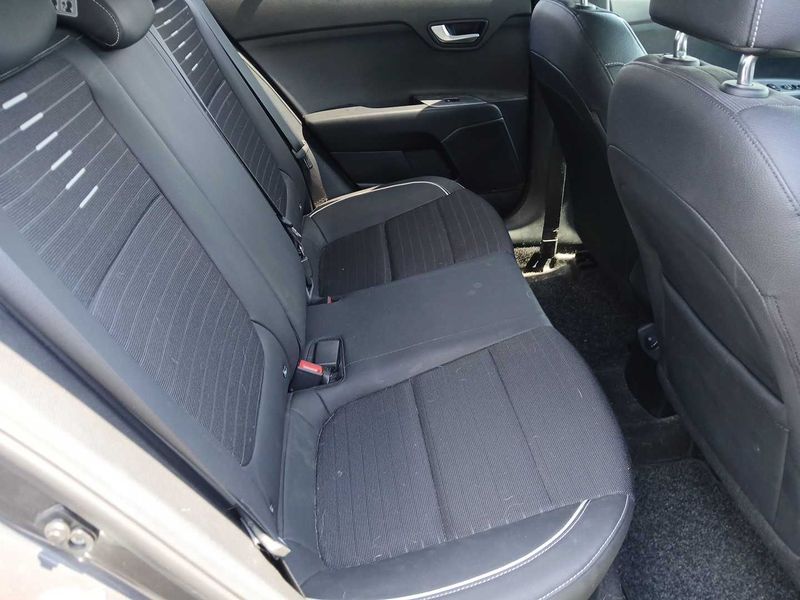 Kia Rio 1.2 Attract — zdjęcie 14