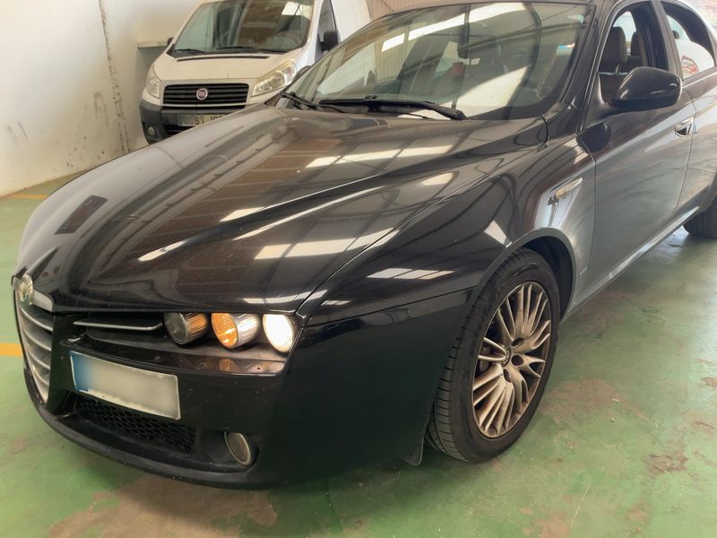 Alfa Romeo Alfa 159 1.9 JTD JTDM Elegante — zdjęcie 2