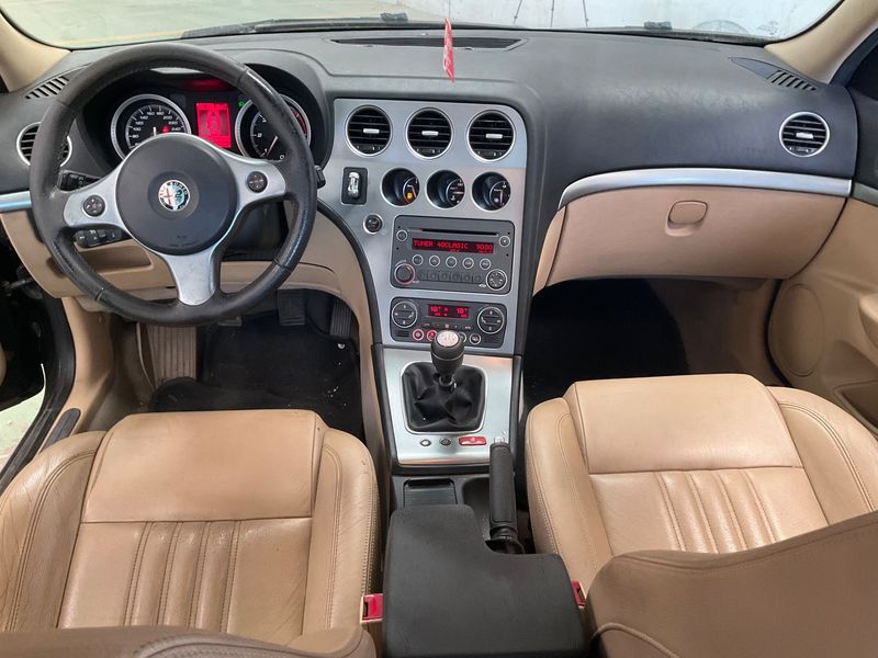 Alfa Romeo Alfa 159 1.9 JTD JTDM Elegante — zdjęcie 12