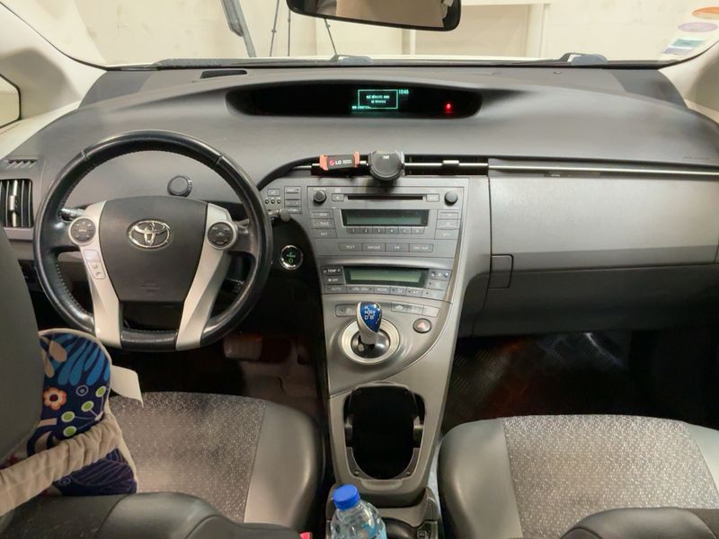 Toyota Prius 1.8 — zdjęcie 12