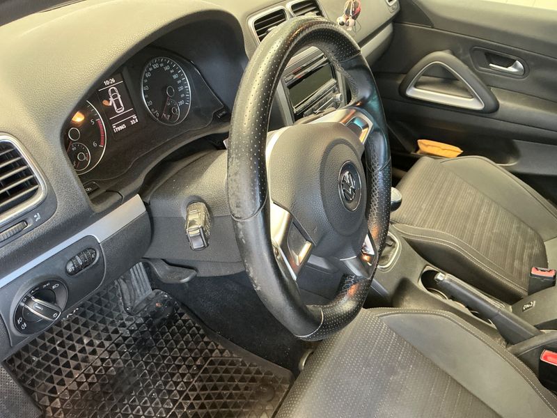 Volkswagen Scirocco 2.0 TDI 2010 – снимка 25