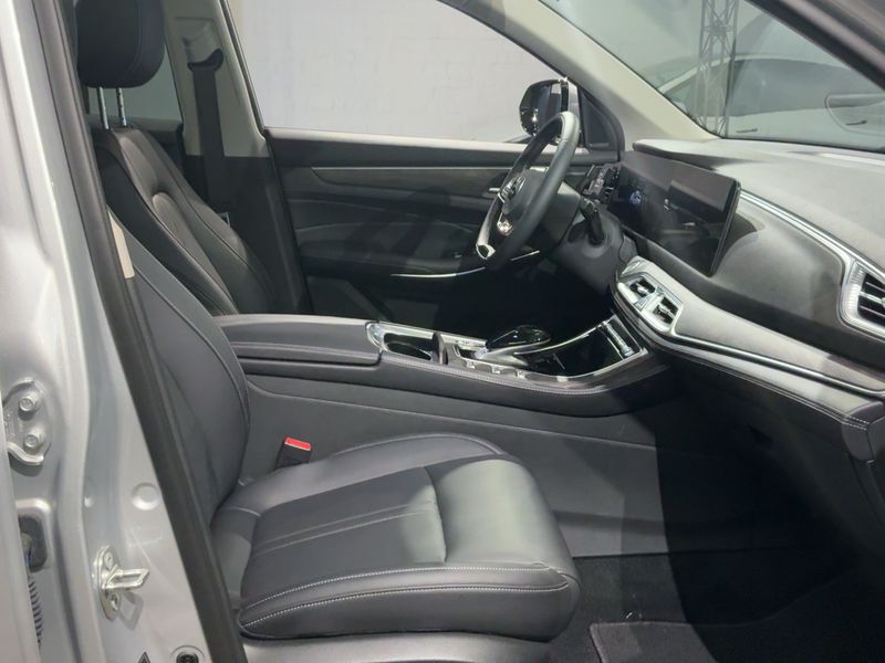 DFSK E5 1.5 Plug-in Hybrid Intelligent — zdjęcie 11