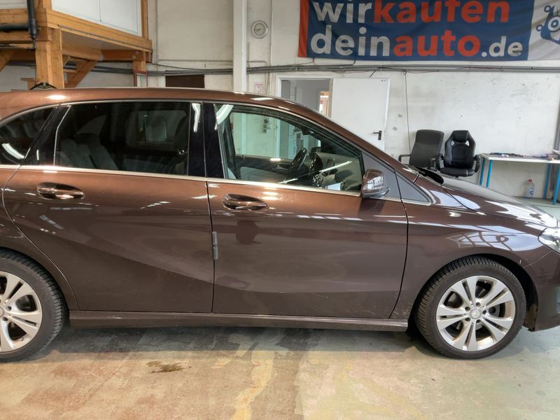 Mercedes-Benz B-Klasse B 180 Urban — zdjęcie 7