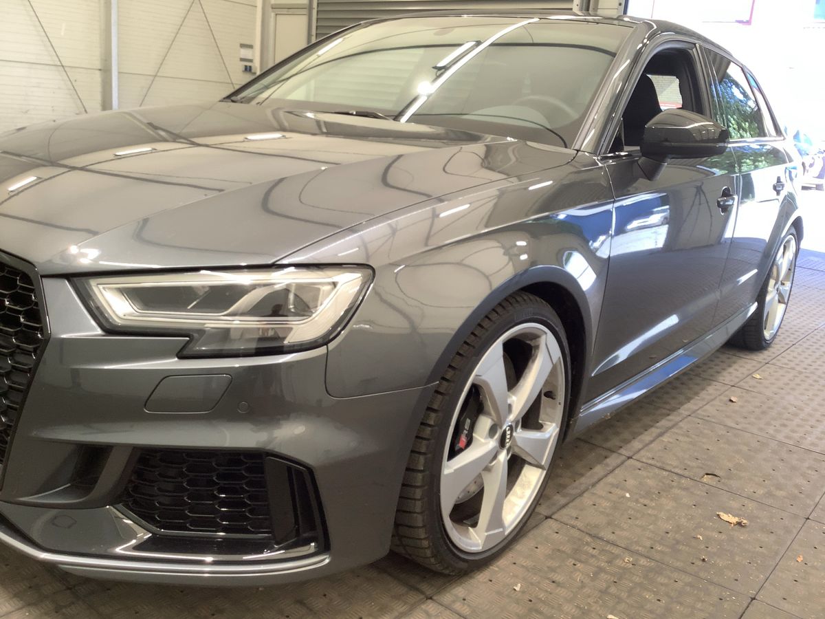 Audi RS 3 2.5 TFSI quattro