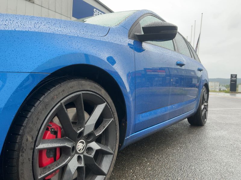 Skoda Octavia 2.0 TSI RS — zdjęcie 2
