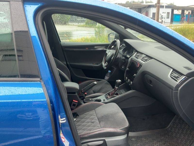 Skoda Octavia 2.0 TSI RS — zdjęcie 11
