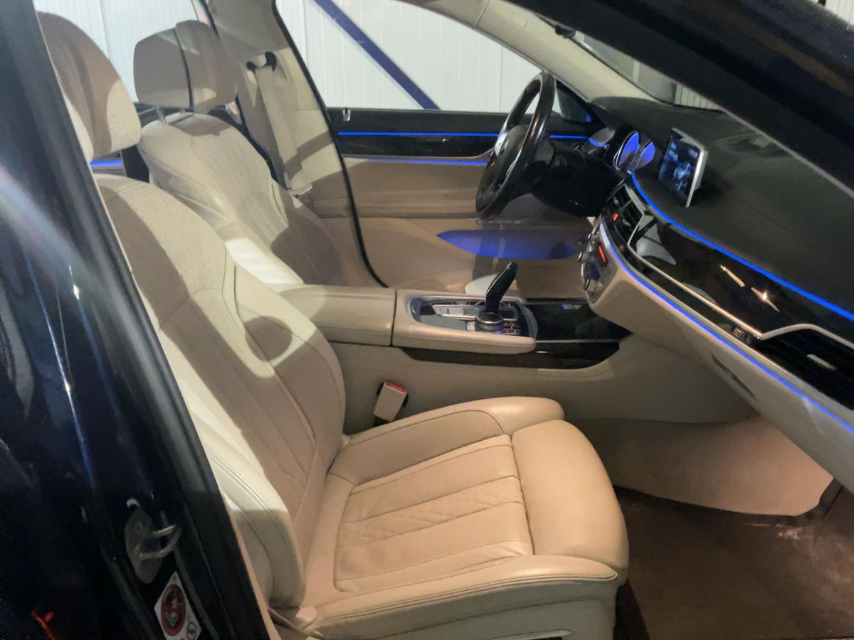 BMW 7er 2015 — photo 17