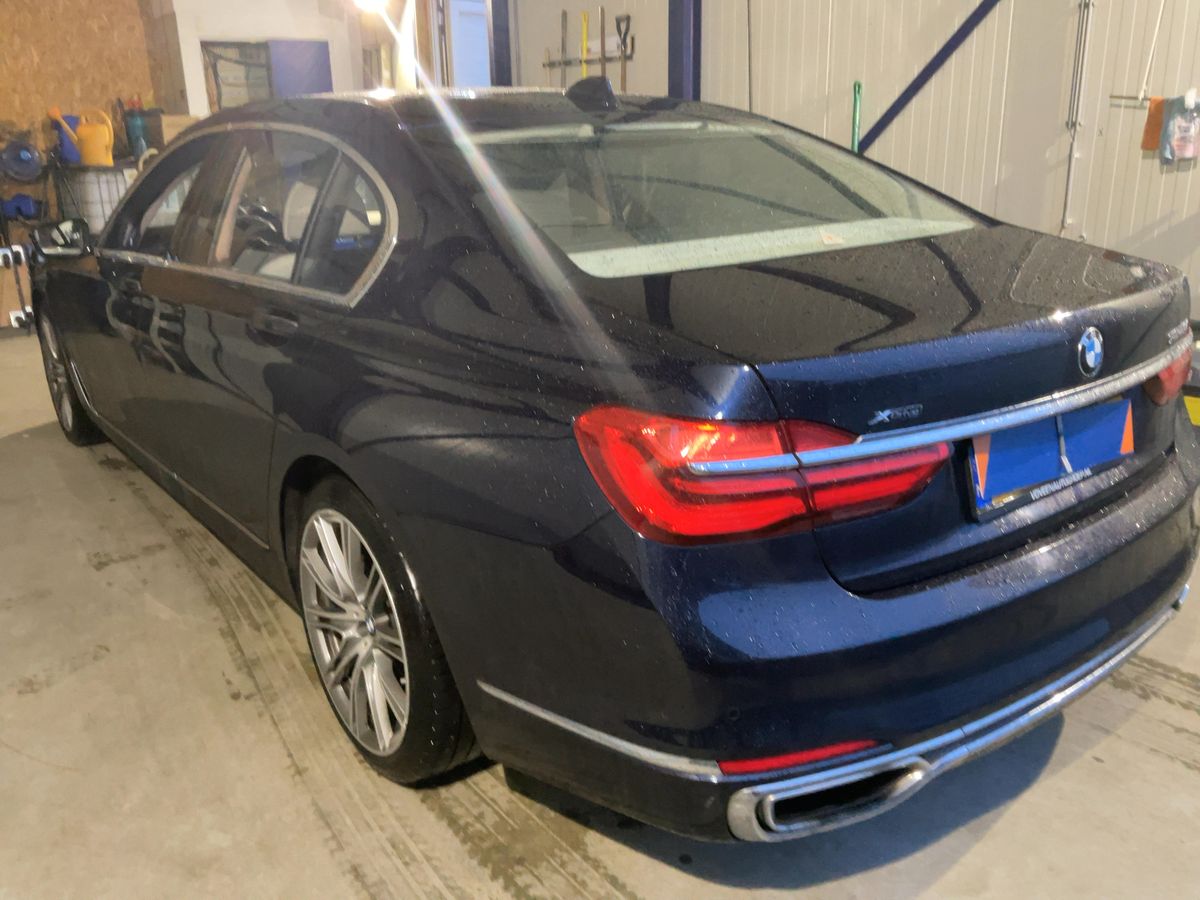 BMW 7er 2015 — photo 7