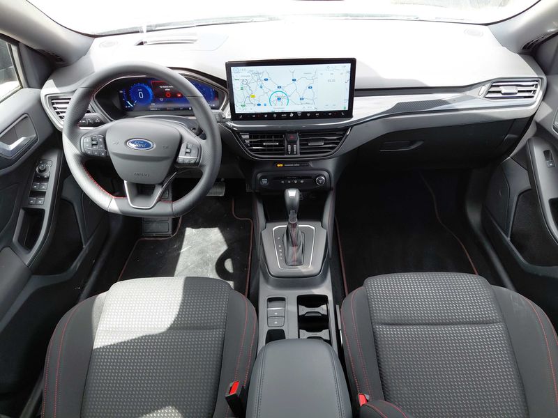 Ford Focus 1.0 EcoBoost Mild-Hybrid ST-Line X — zdjęcie 11