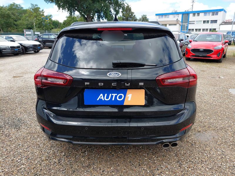 Ford Focus 1.0 EcoBoost Mild-Hybrid ST-Line X — zdjęcie 4