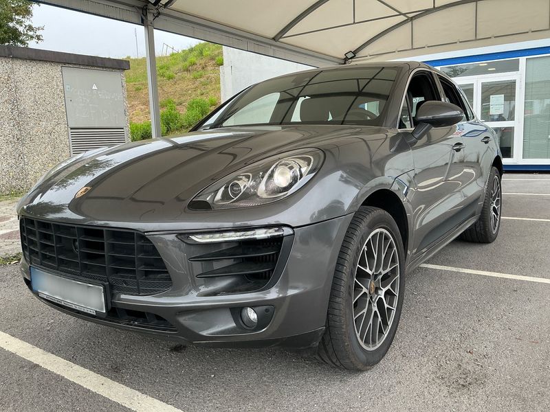 Porsche Macan S