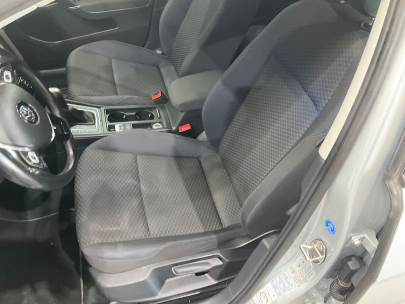 Volkswagen Golf VII 2.0 TDI United Start-Stopp 2020 – снимка 33