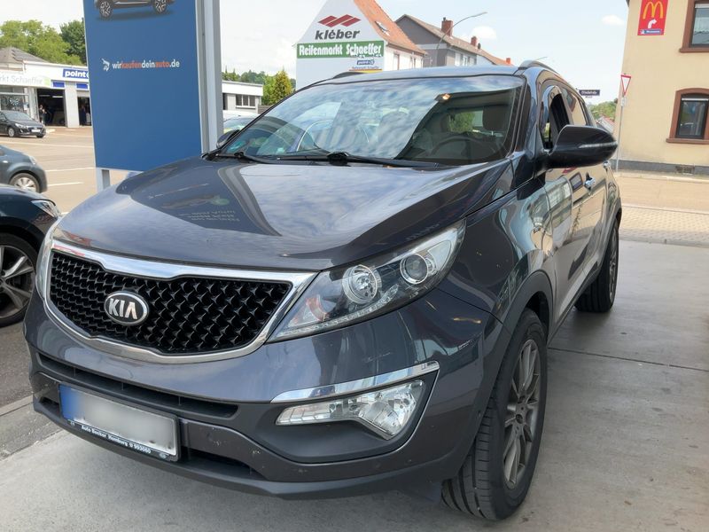 Kia Sportage 2.0 CRDi FIFA World Cup Edition 4WD 2015 – снимка 1