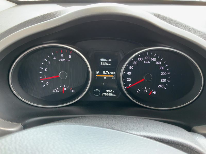 Kia Sportage 2.0 CRDi FIFA World Cup Edition 4WD 2015 – снимка 19