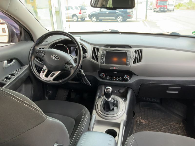 Kia Sportage 2.0 CRDi FIFA World Cup Edition 4WD 2015 – снимка 18