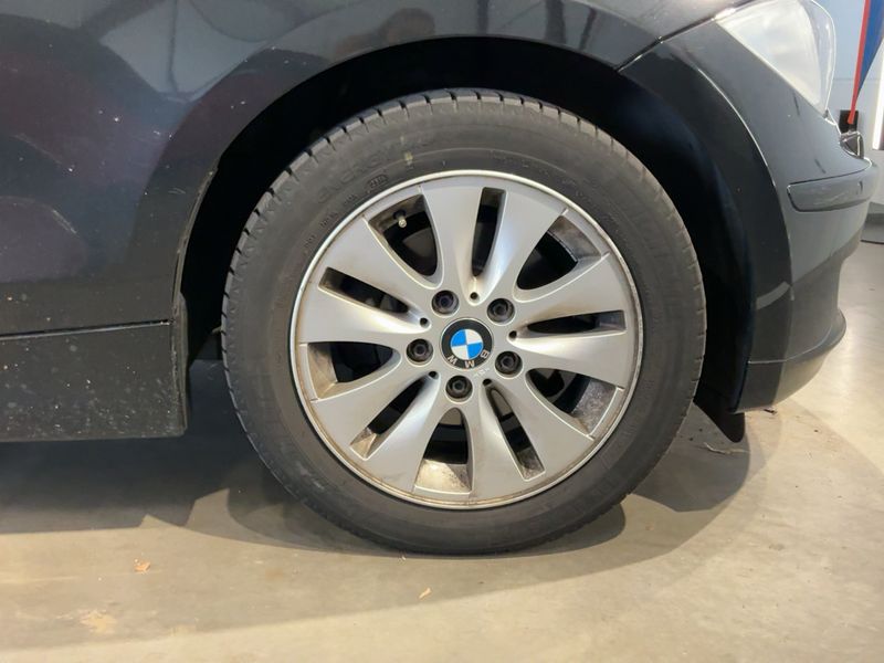 BMW 1er 118i 2009 – снимка 11