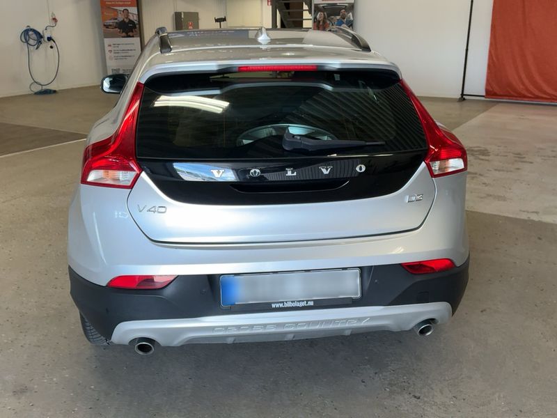 Volvo V40 Cross Country 2.0 D3 Plus — zdjęcie 5