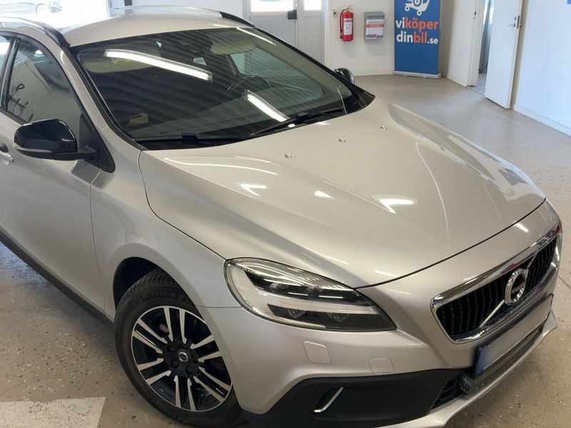 Volvo V40 Cross Country 2.0 D3 Plus — zdjęcie 8
