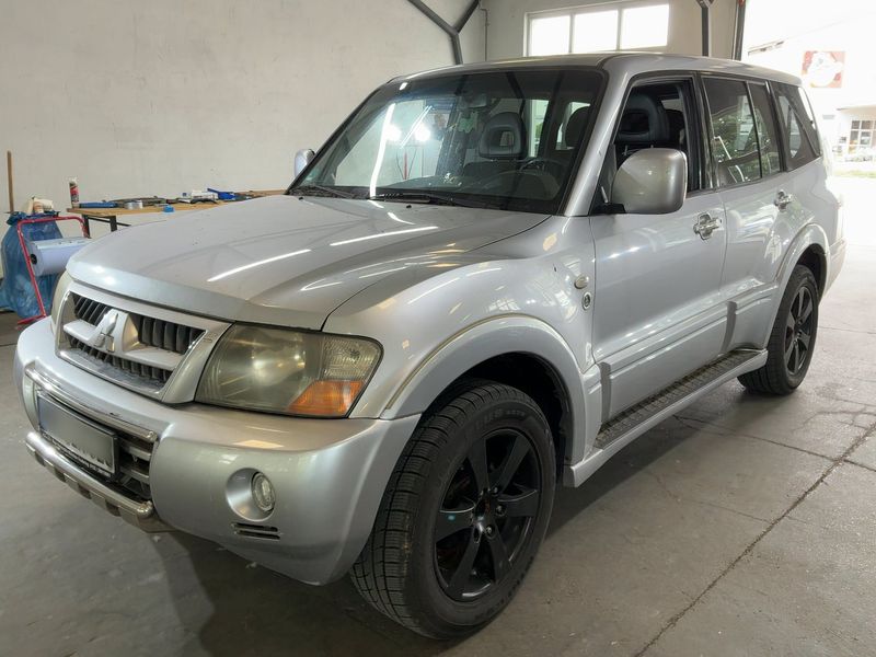 Mitsubishi Pajero 3.2 DI-D Dakar