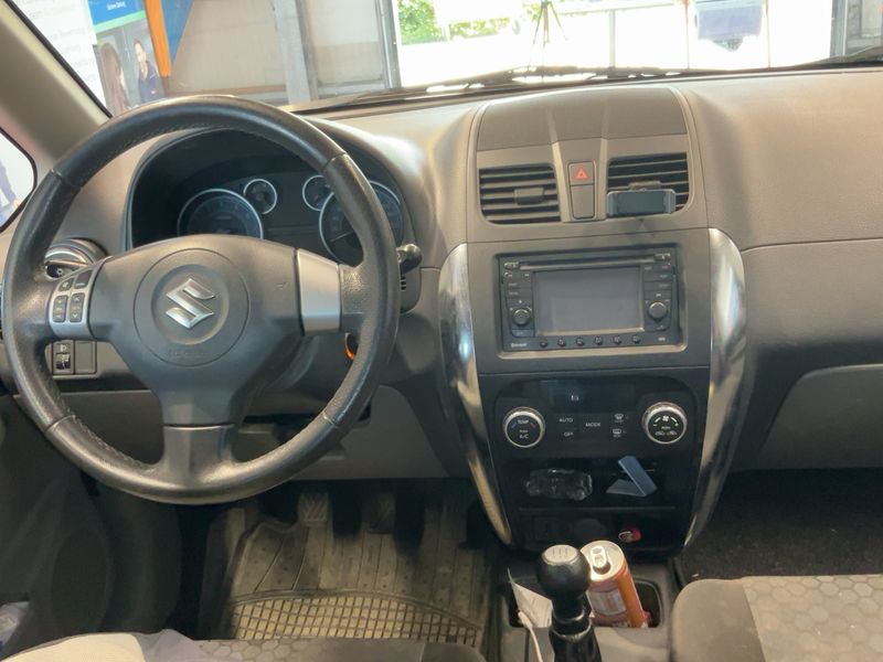 Suzuki SX4 1.6 Limited 4x4 — zdjęcie 12