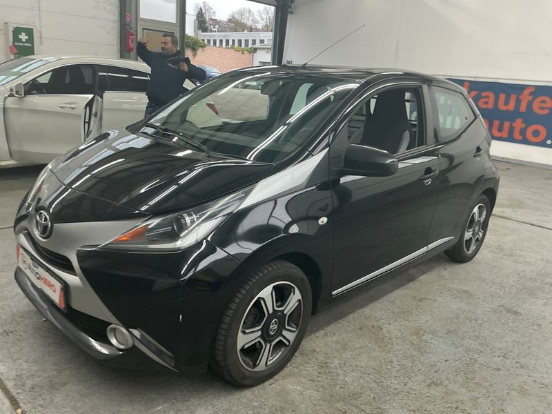 Aygo 1.0 X-Clusive