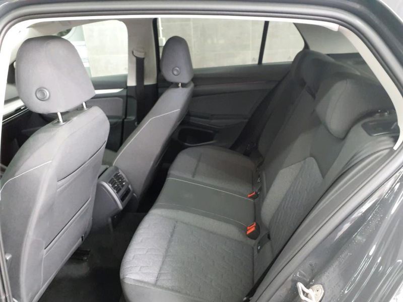 Volkswagen Golf VIII 1.0 TSI Move — zdjęcie 12