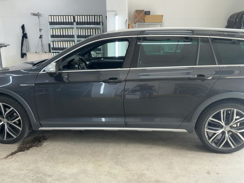 Volkswagen Passat Alltrack 2.0 TDI 4Motion BlueMotion Tech — zdjęcie 4