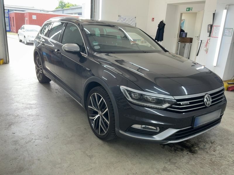 Volkswagen Passat Alltrack 2.0 TDI 4Motion BlueMotion Tech — zdjęcie 8
