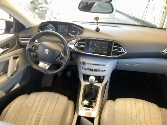 Peugeot 308 1.6 e-HDi Allure 2014 – снимка 17