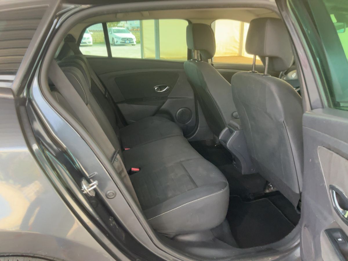 Renault Megane 2015 — photo 20