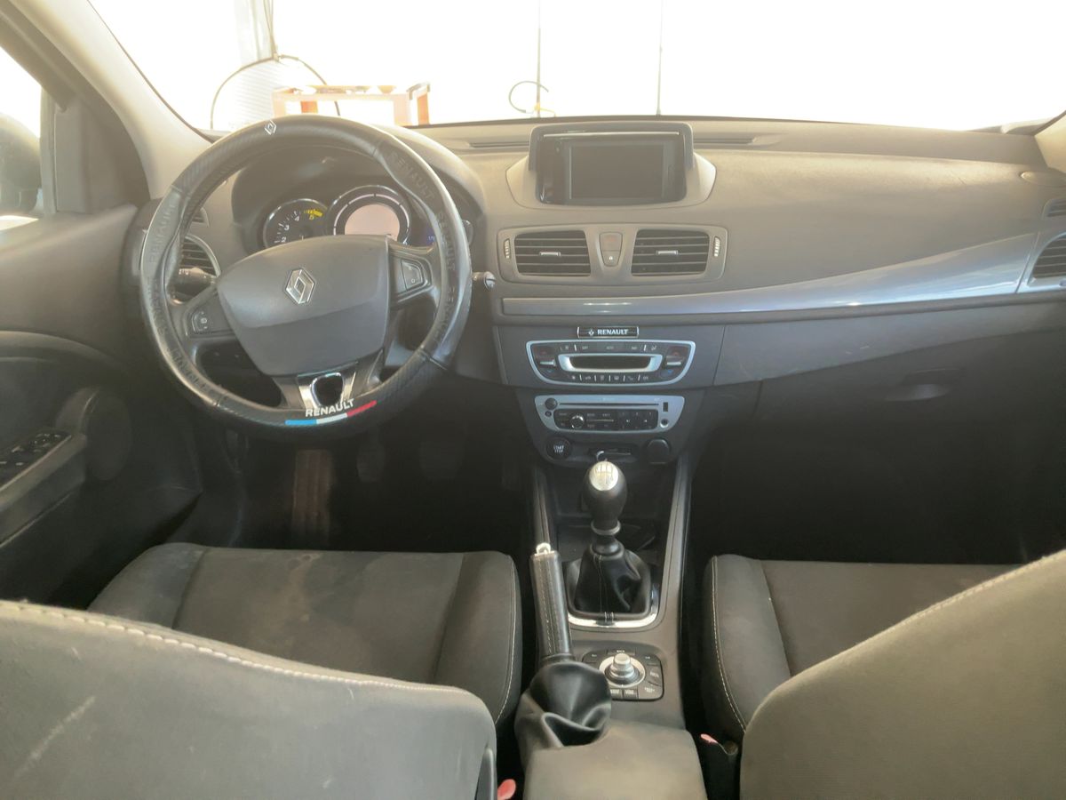 Renault Megane 2015 — photo 18