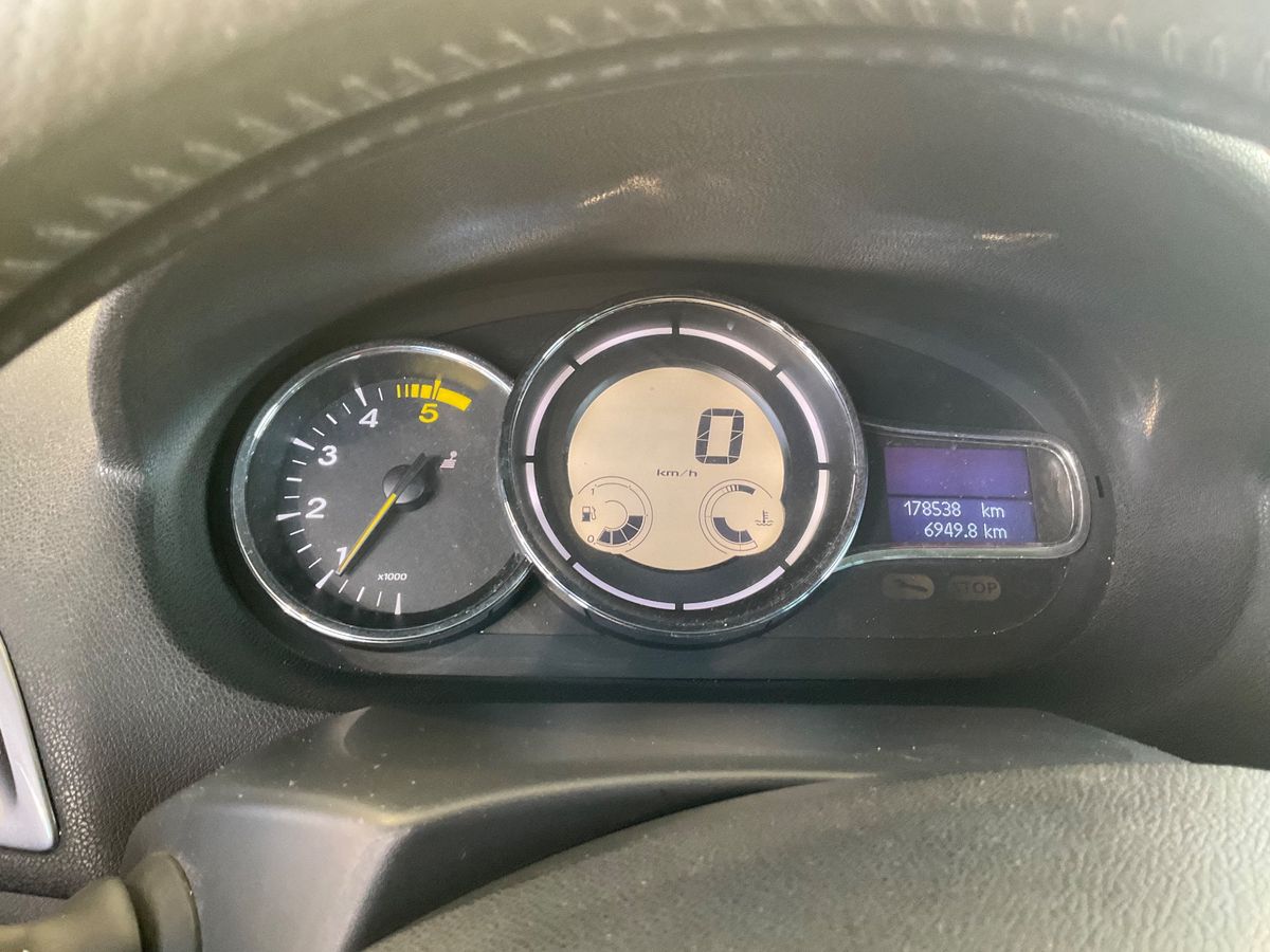 Renault Megane 2015 — photo 19