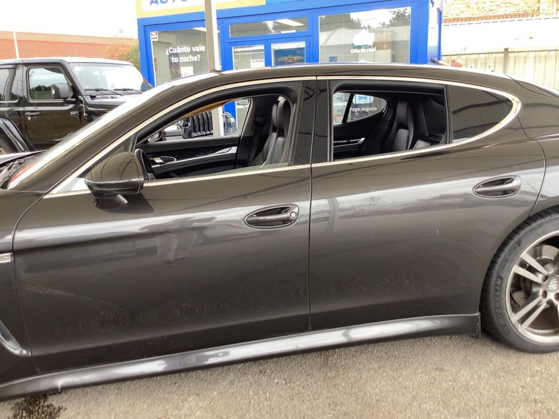 Porsche Panamera 4S — zdjęcie 4