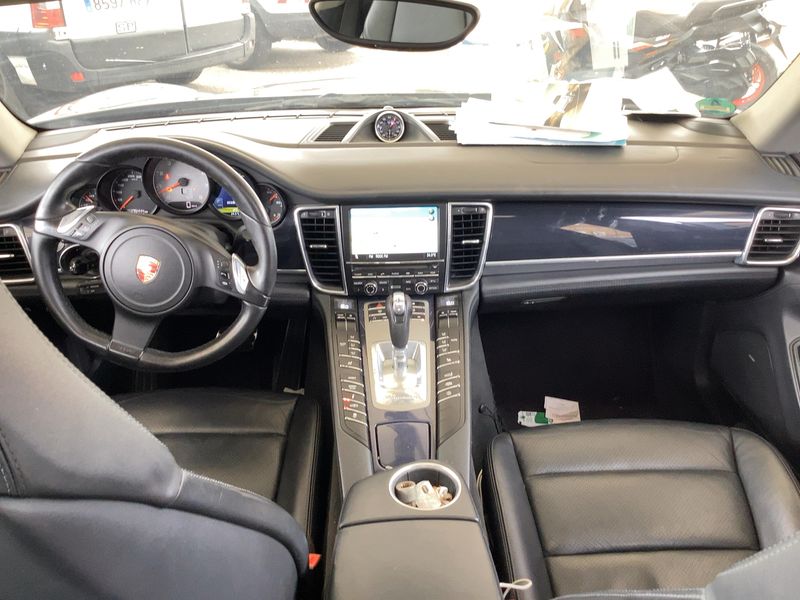 Porsche Panamera 4S — zdjęcie 12