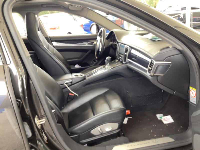 Porsche Panamera 4S — zdjęcie 11