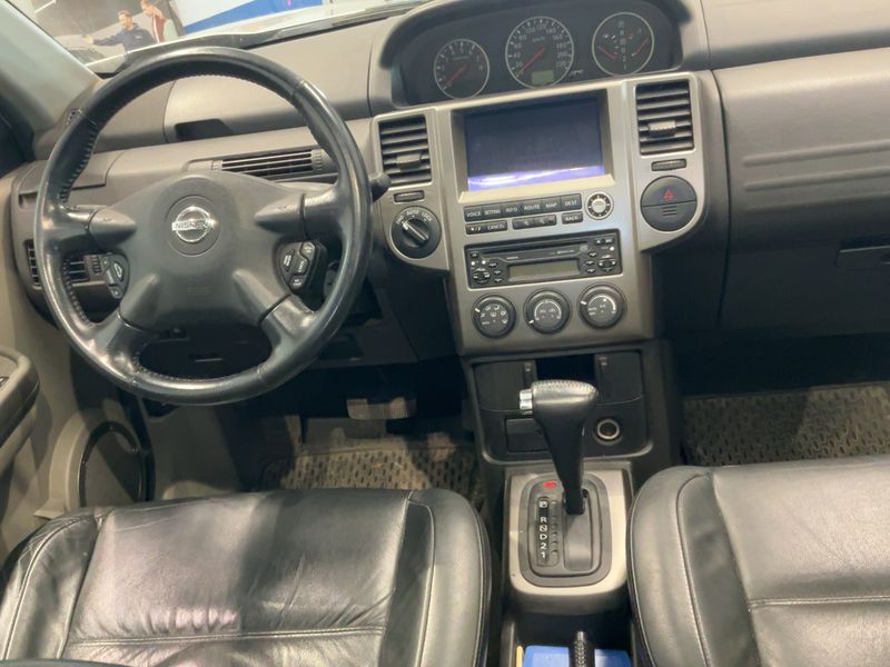 Nissan X-Trail 2.5 Elegance — zdjęcie 12