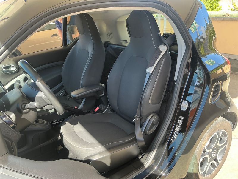 Smart fortwo electric drive 60 kW passion — zdjęcie 14
