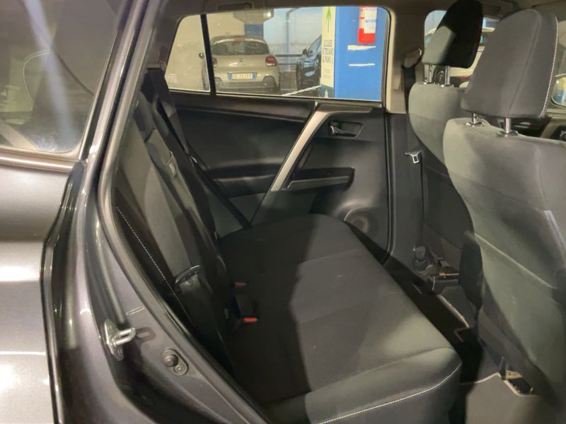 Toyota RAV 4 2.5 Hybrid Active — zdjęcie 14
