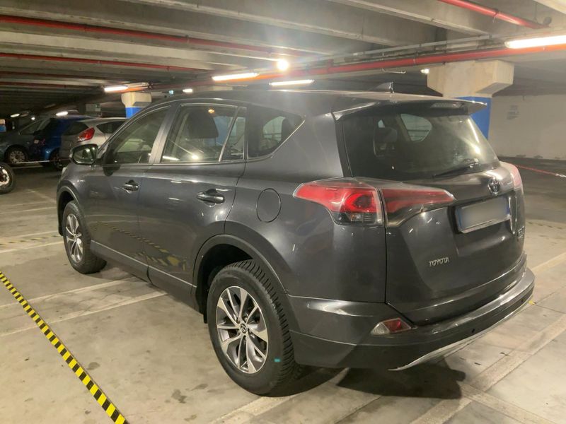 Toyota RAV 4 2.5 Hybrid Active — zdjęcie 3
