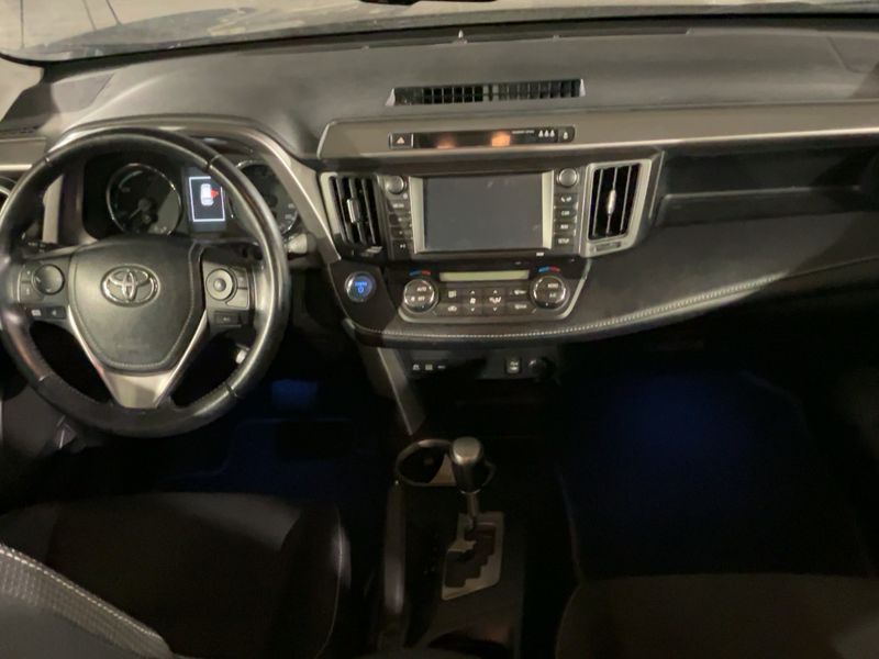 Toyota RAV 4 2.5 Hybrid Active — zdjęcie 12