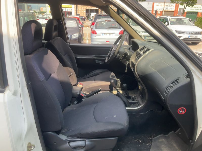 Nissan Terrano 2.7 Turbodiesel Elegance — zdjęcie 11