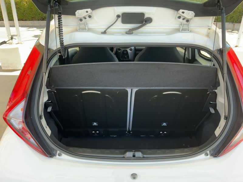 Toyota Aygo 1.0 VVT-i X-Play — zdjęcie 10