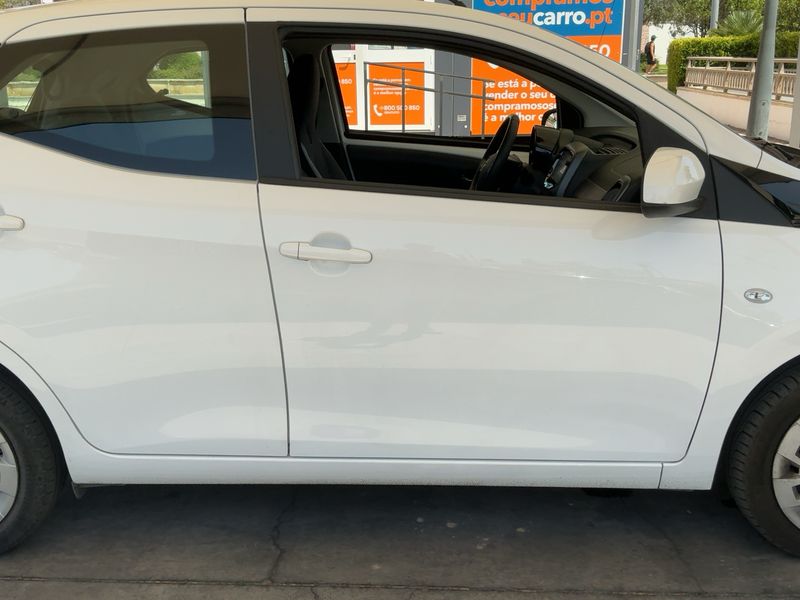Toyota Aygo 1.0 VVT-i X-Play — zdjęcie 7