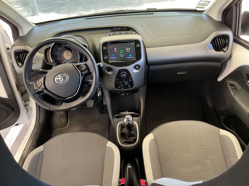 Toyota Aygo 1.0 VVT-i X-Play — zdjęcie 12