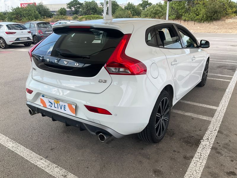 Volvo V40 2.0 D3 Kinetic — zdjęcie 2