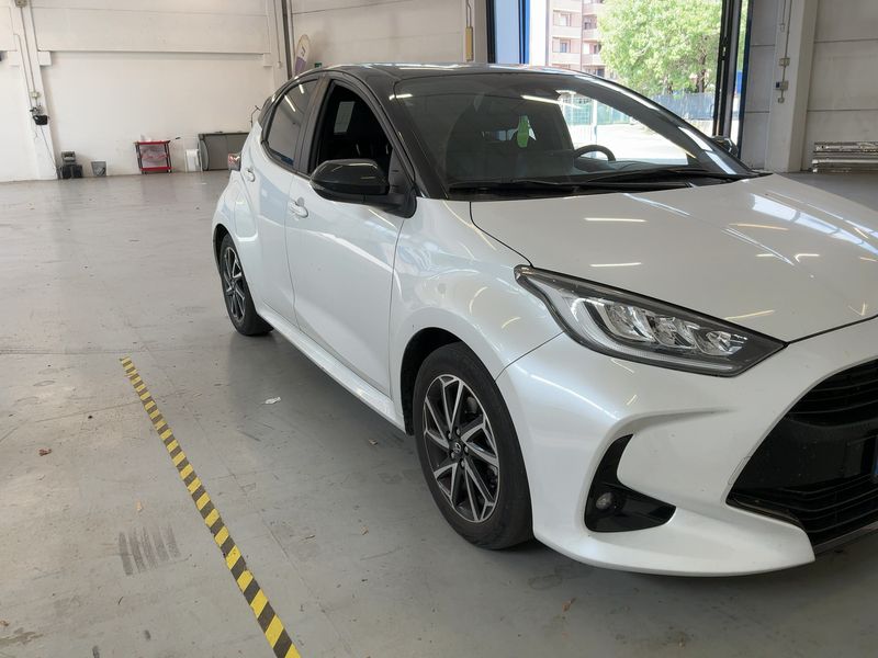 Toyota Yaris 1.5 Hybrid Style — zdjęcie 8