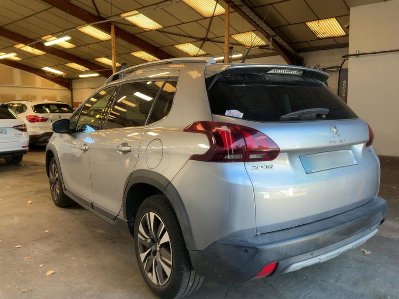 Peugeot 2008 1.2 PureTech Allure 2017 – снимка 6